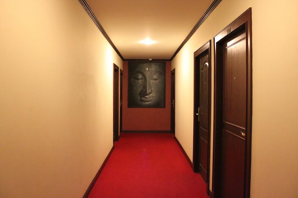Hemingway'S Hotel Patong Exterior foto