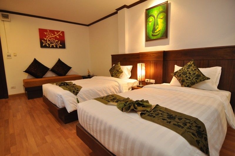 Hemingway'S Hotel Patong Exterior foto
