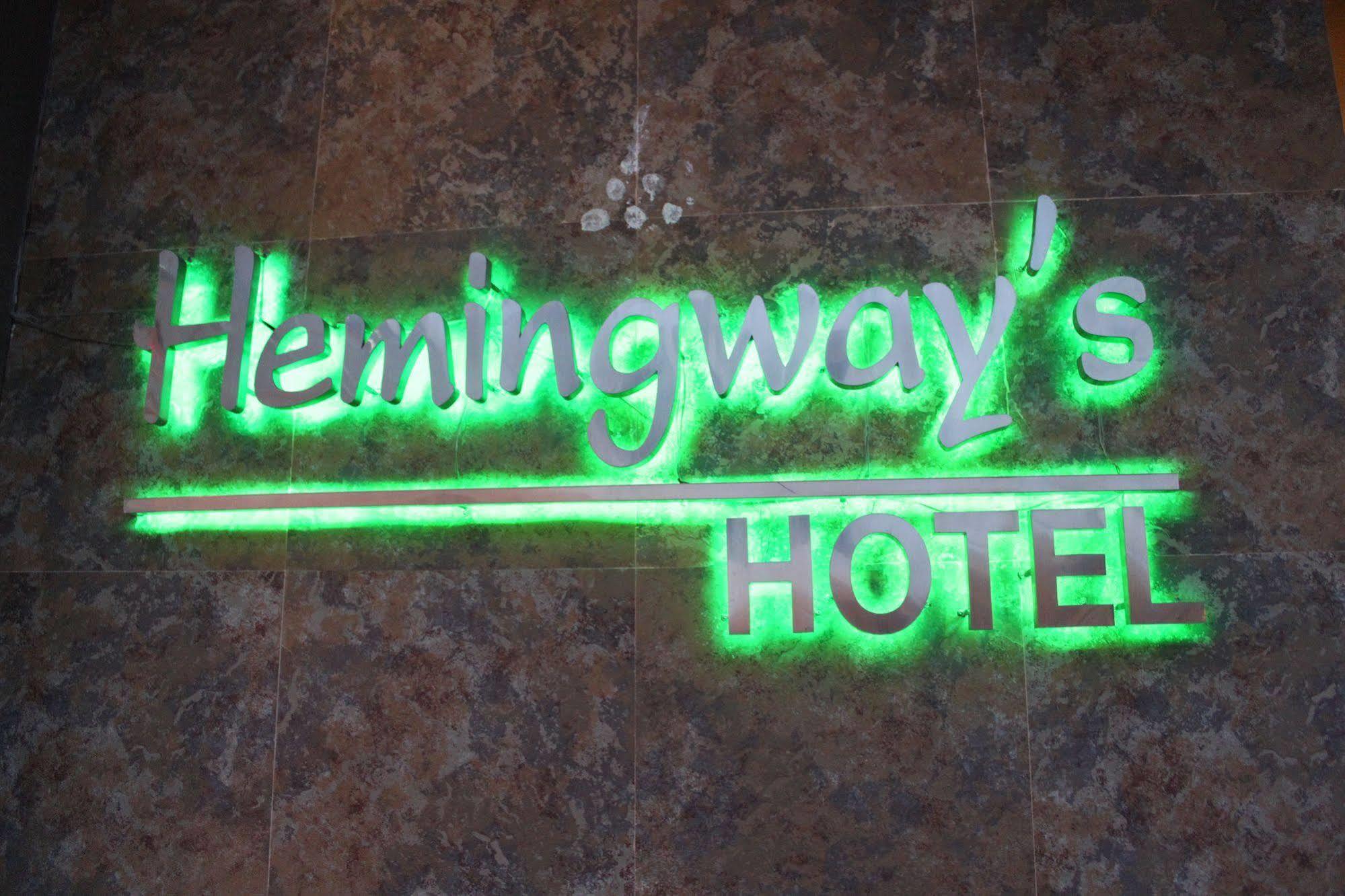 Hemingway'S Hotel Patong Exterior foto
