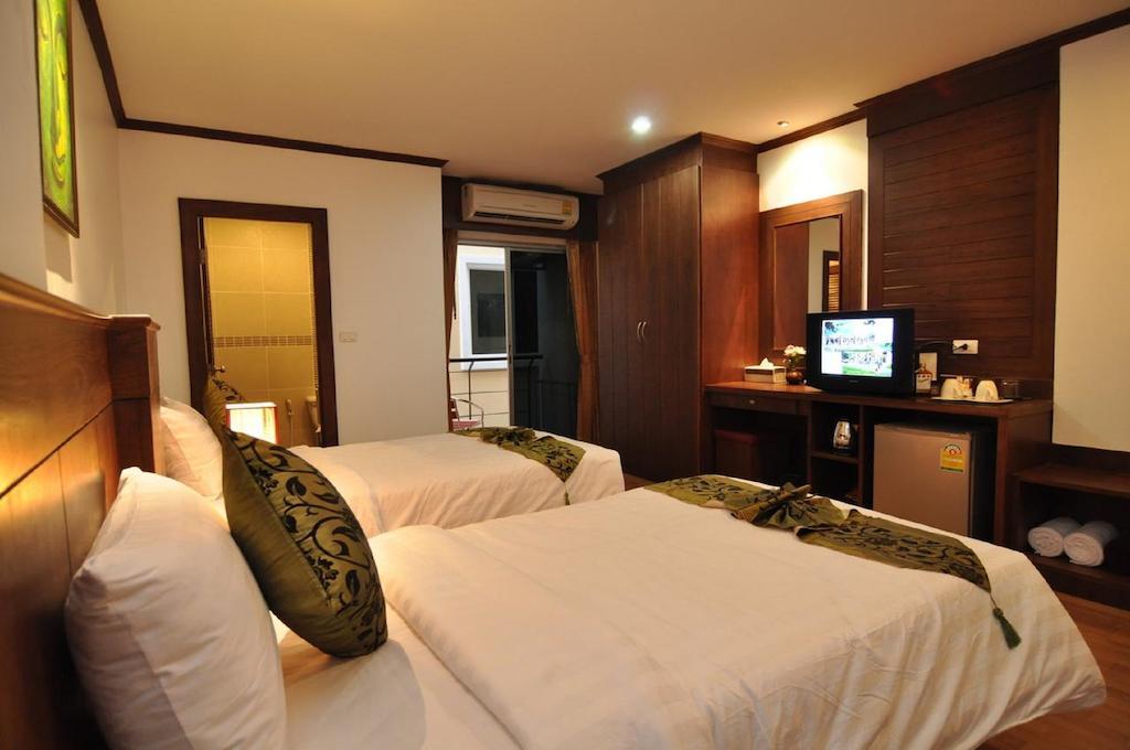 Hemingway'S Hotel Patong Zimmer foto